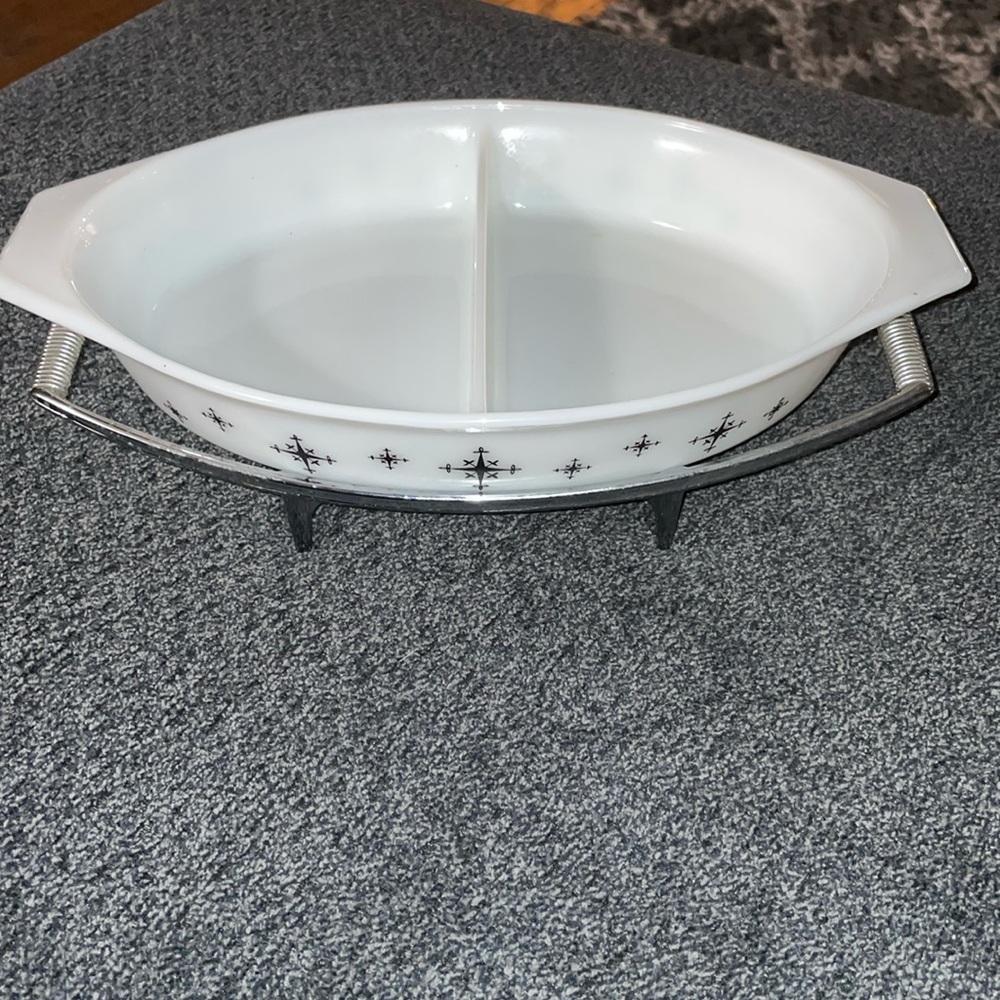 Vintage Pyrex 1959 divided dish plate Compass pattern and holder
